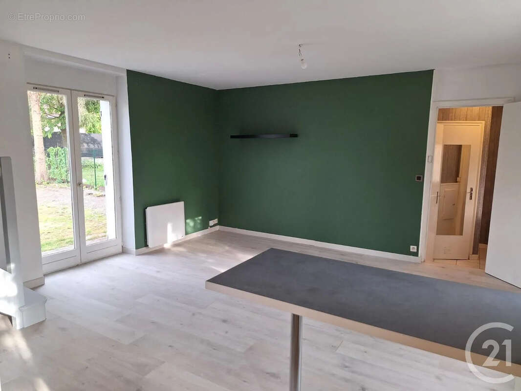 Maison à SAINT-BRICE-COURCELLES