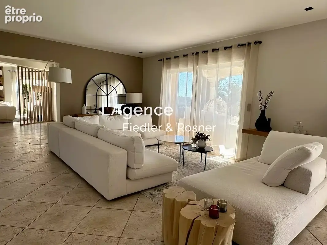 Ref 698 : grimaud - domaine securise - villa avec vue mer et helisurface - photo 9