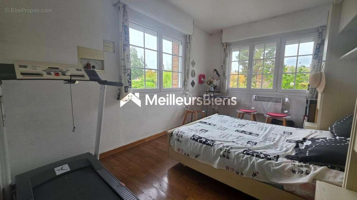 Maison à AULNOYE-AYMERIES