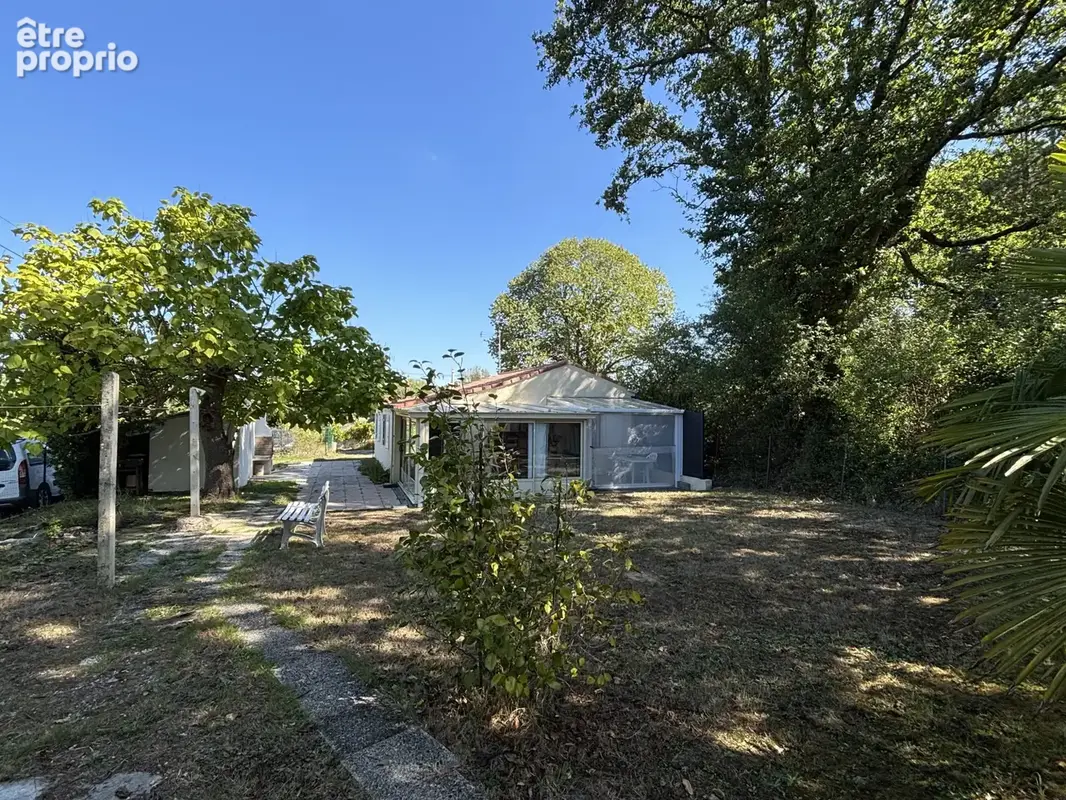 Maison à LE GIROUARD