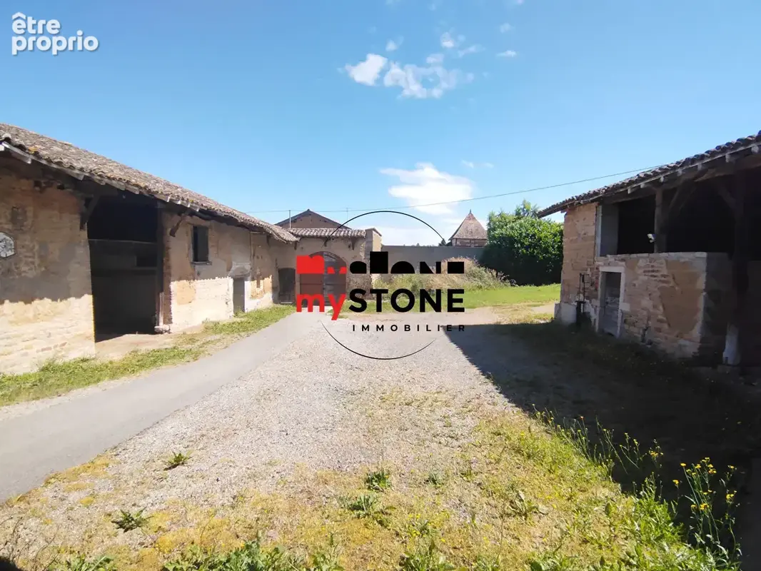 GENOUILLEUX - corps de ferme à rénover 450m² (dont dépendances) sur 3000m² de terrain - photo 13