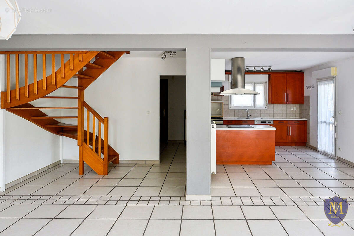 Habsheim au calme belle maison 6 pièces de 116 m2 sur 3,50 ares de terrain - photo 3