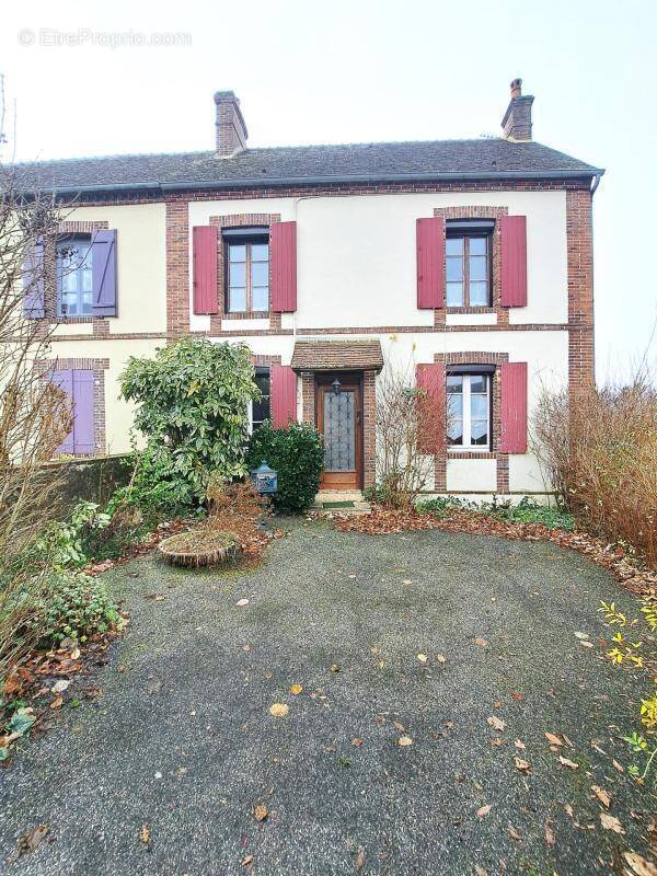 Maison à LONGNY-AU-PERCHE