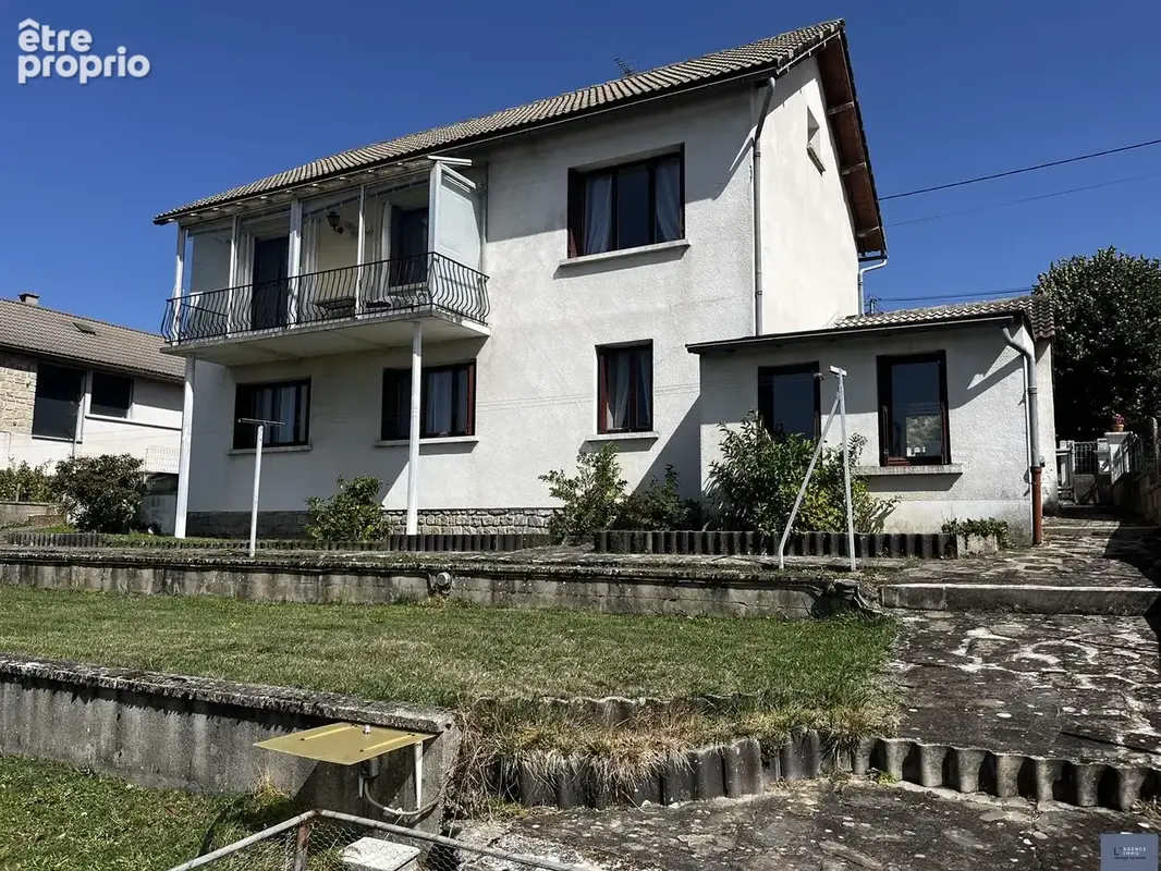 Maison 8 pièces 143 m² à vendre à Saint-Chely-D'apcher (48200) - photo 1