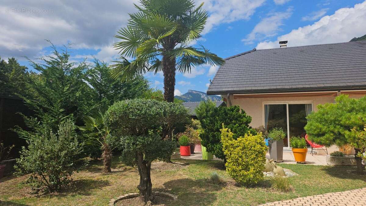 Maison à SAINT-JEOIRE-PRIEURE