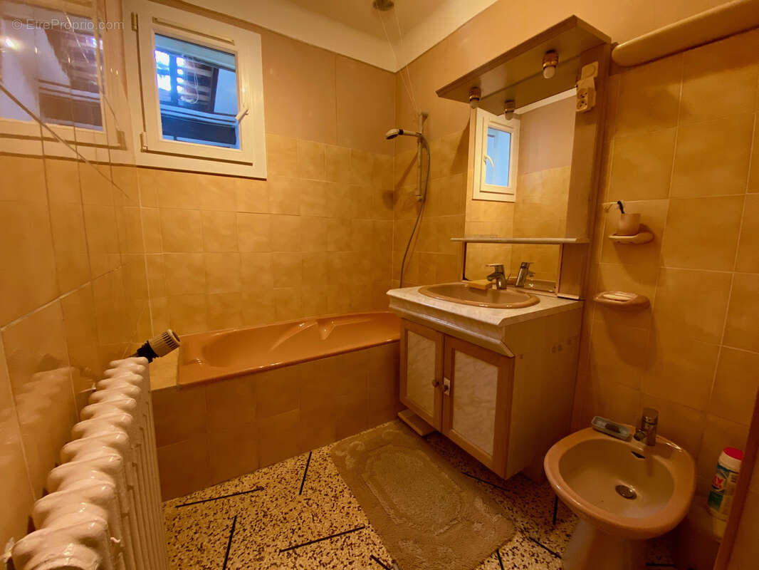 Maison à COURNONTERRAL