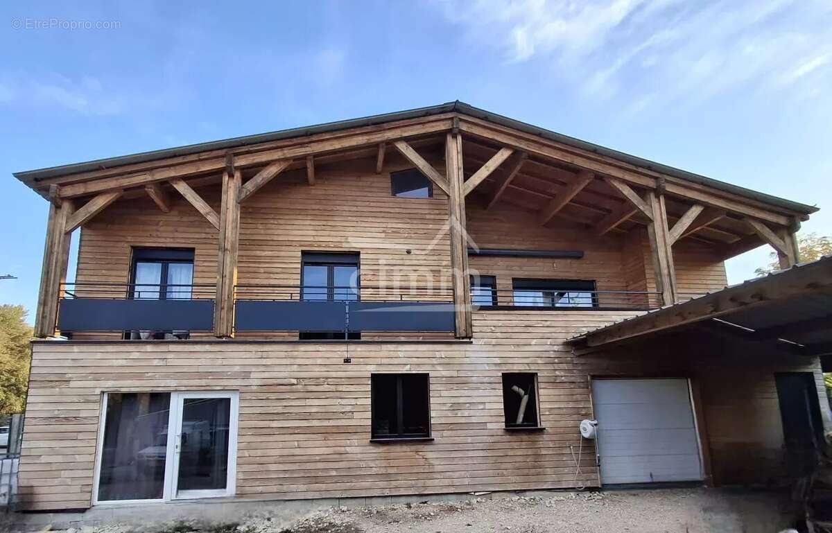 Appartement à LA BRILLANNE