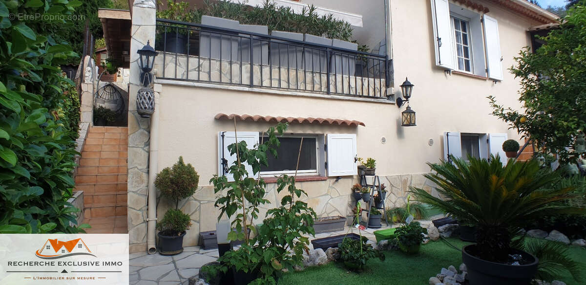 Saint André de La Roche : Maison individuelle de 4 pièces, terrasses et jardin - photo 3