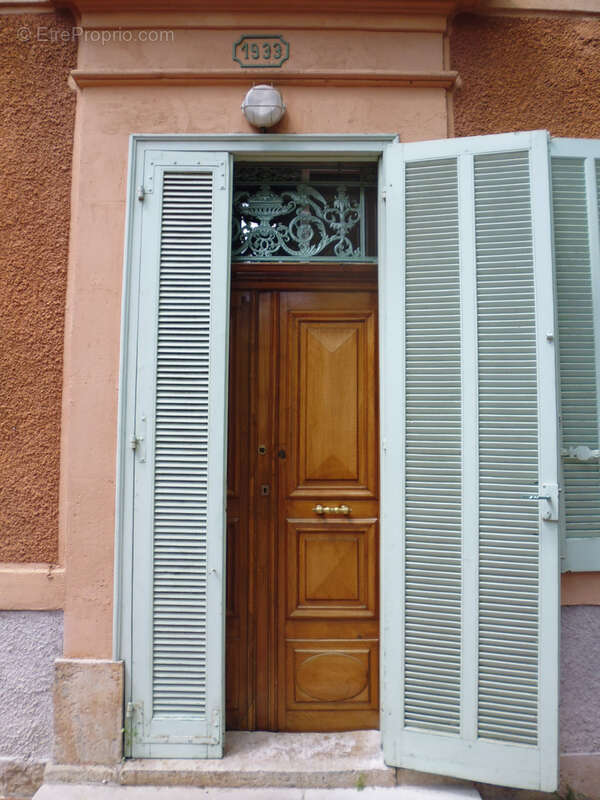 Appartement à SOLLIES-PONT