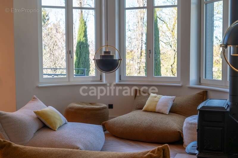 Maison bourgeoise 255 m² entièrement rénovée, parc clos et arboré de 4 303 m² (piscinable), 3 garages, terrasse, jacuzzi - photo 46