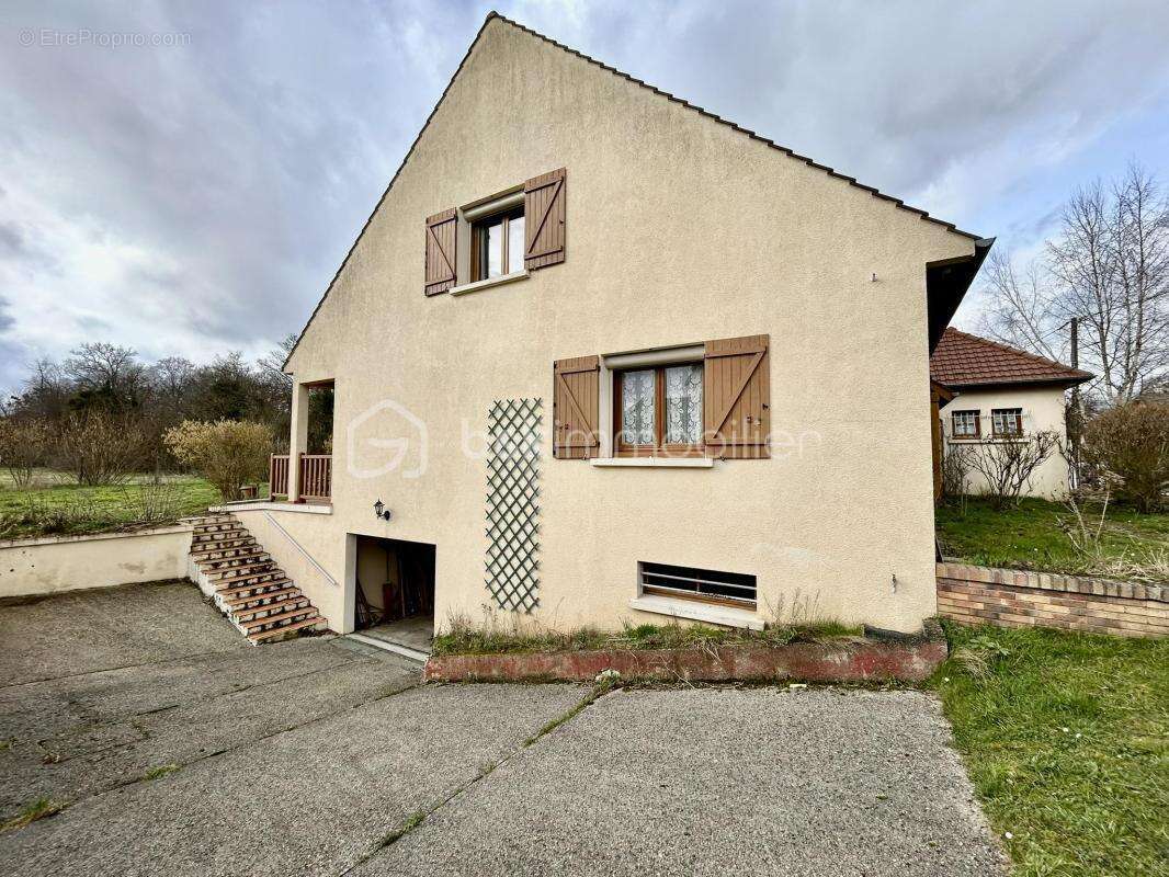 Maison 8 pièces de 180m² à VENEUX-LES-SABLONS (77250) - photo 16