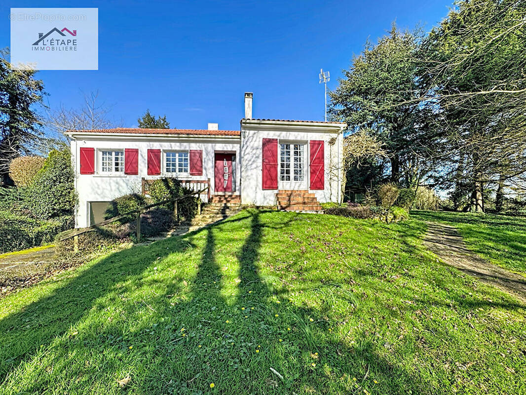 Maison à SAINT-JULIEN-DES-LANDES