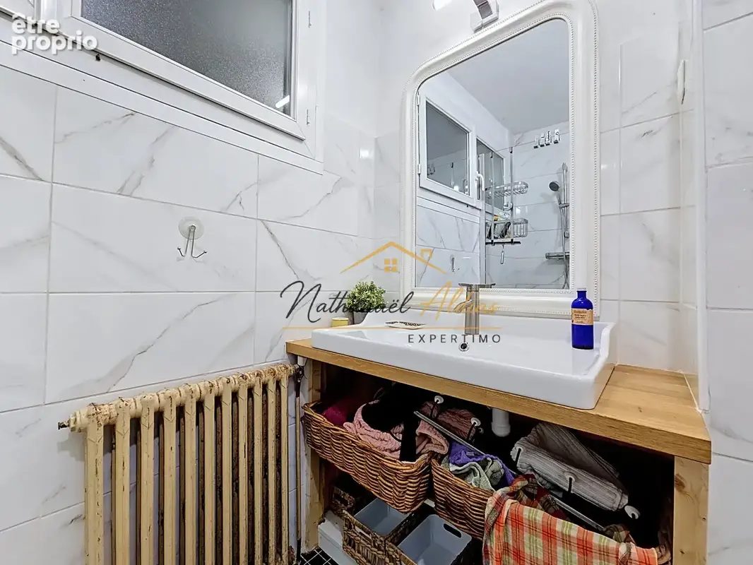 Maison avec patio extérieur et double garage - photo 8