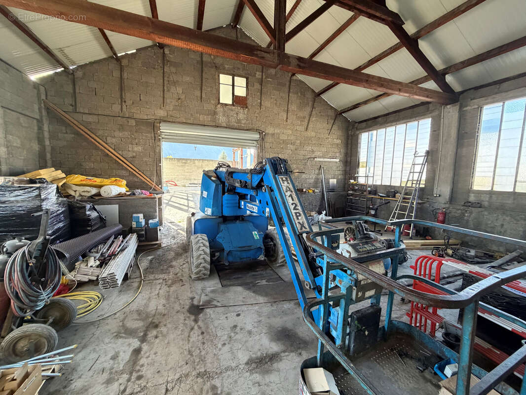 Commerce à SAINT-ETIENNE-DE-CUINES