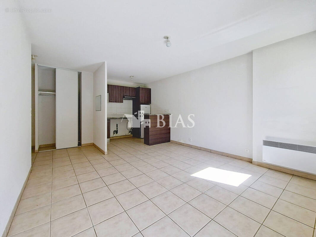 Appartement à LA RIVIERE-SAINT-SAUVEUR