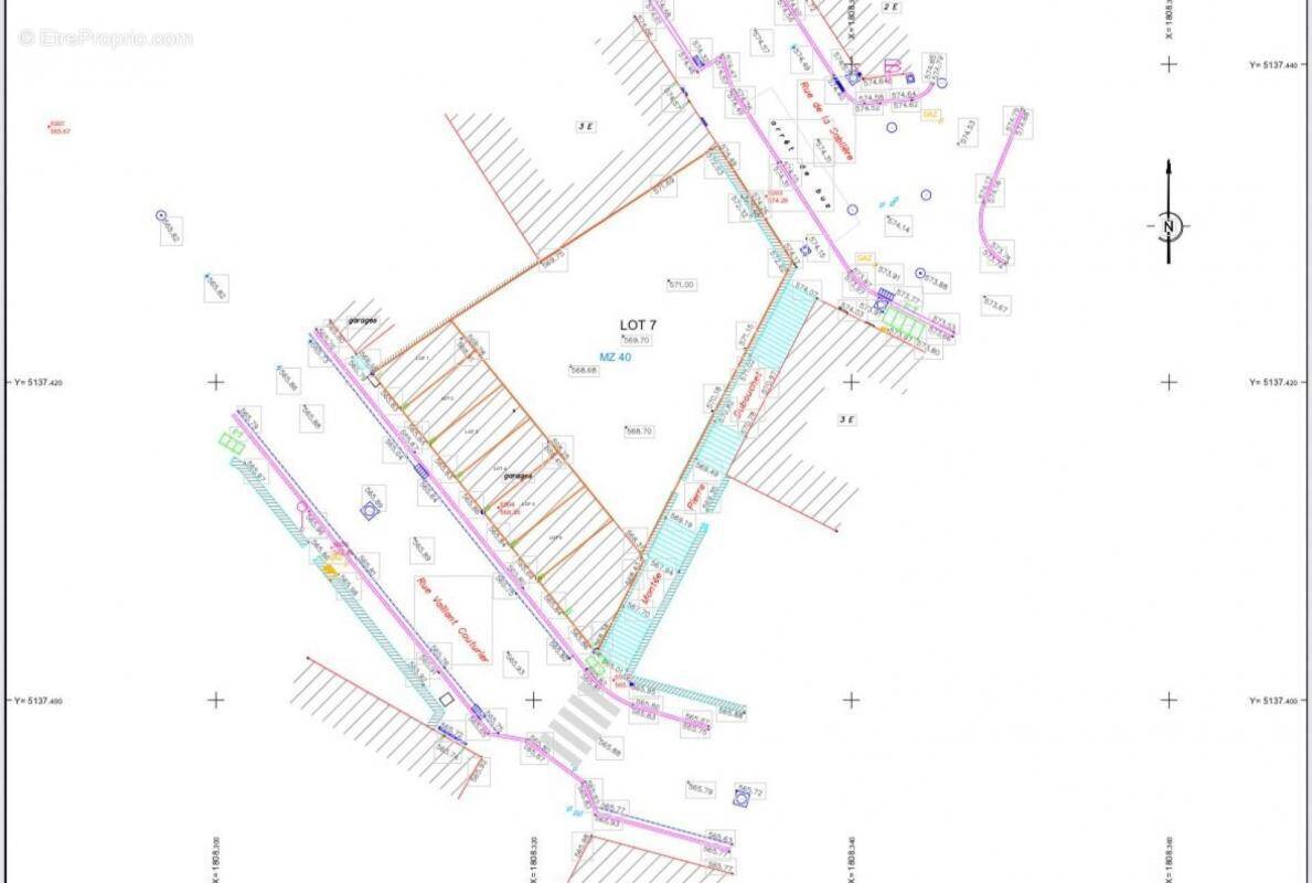 Terrain à SAINT-ETIENNE