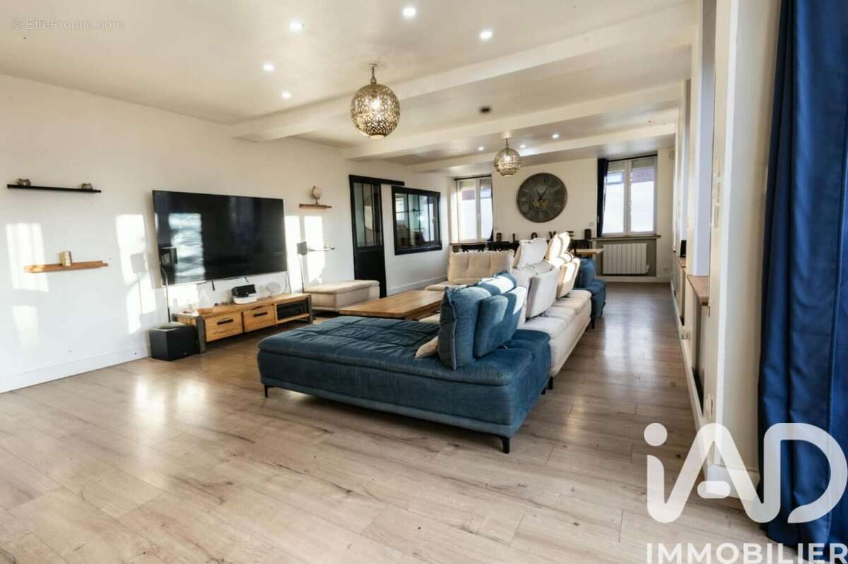 Maison 210 m² à Lestrem  - photo 2