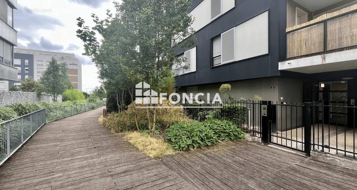 Appartement à FRESNES