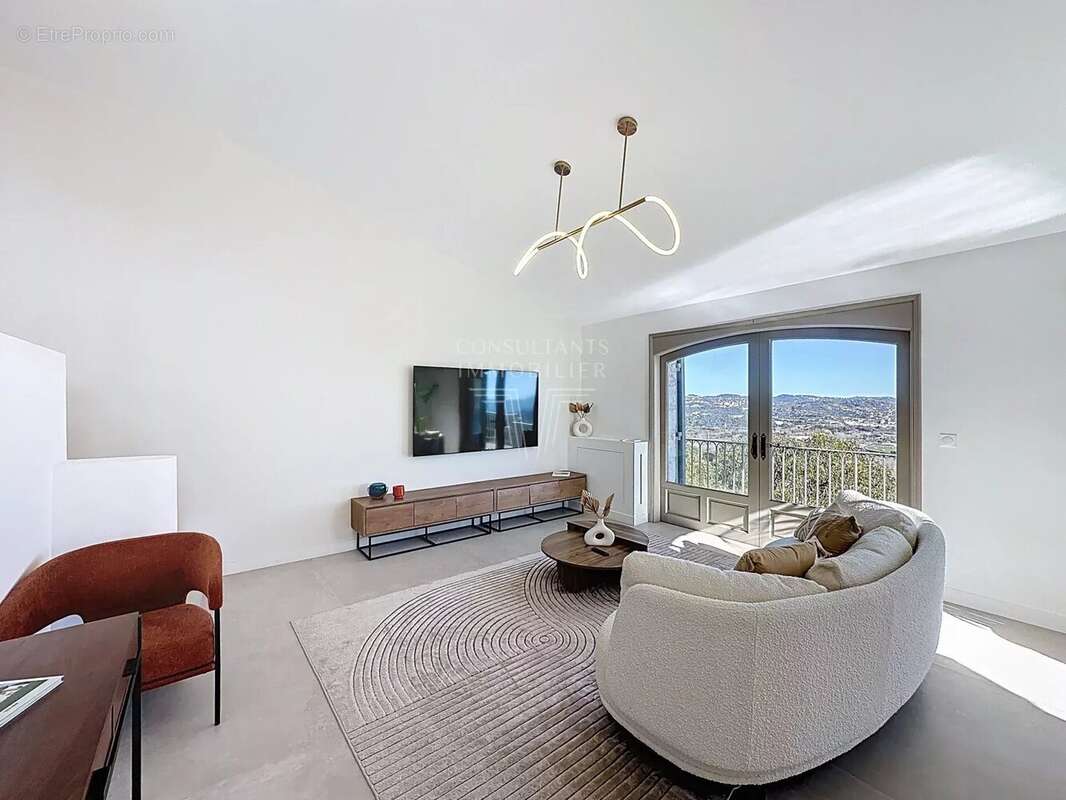 Maison à MANDELIEU-LA-NAPOULE