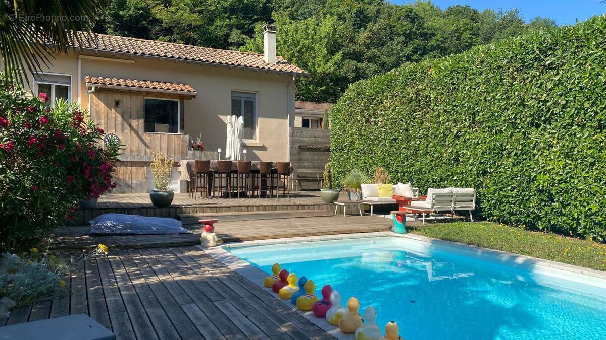 Maison à SATHONAY-VILLAGE