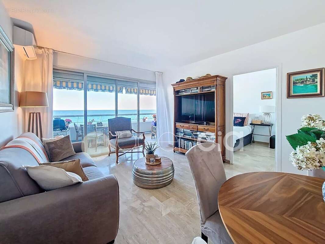 Appartement à VILLENEUVE-LOUBET