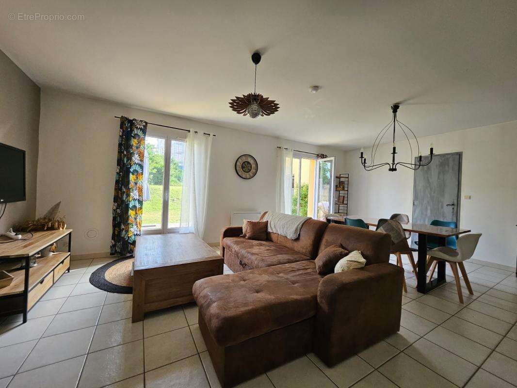 Maison à CHATEAU-GUIBERT