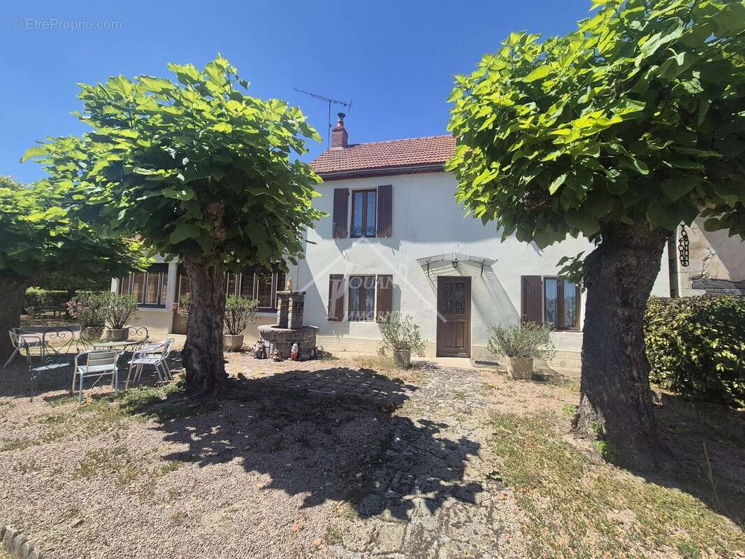 Maison quatre chambres, dépendances et terrain - photo 22