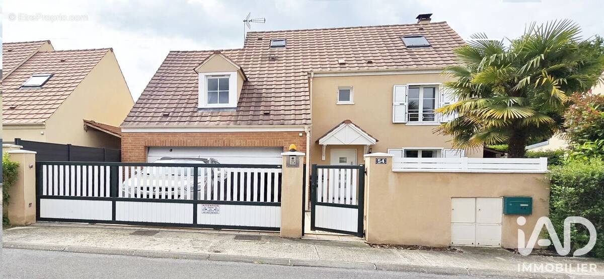 Photo 1 - Maison à BAILLY-ROMAINVILLIERS