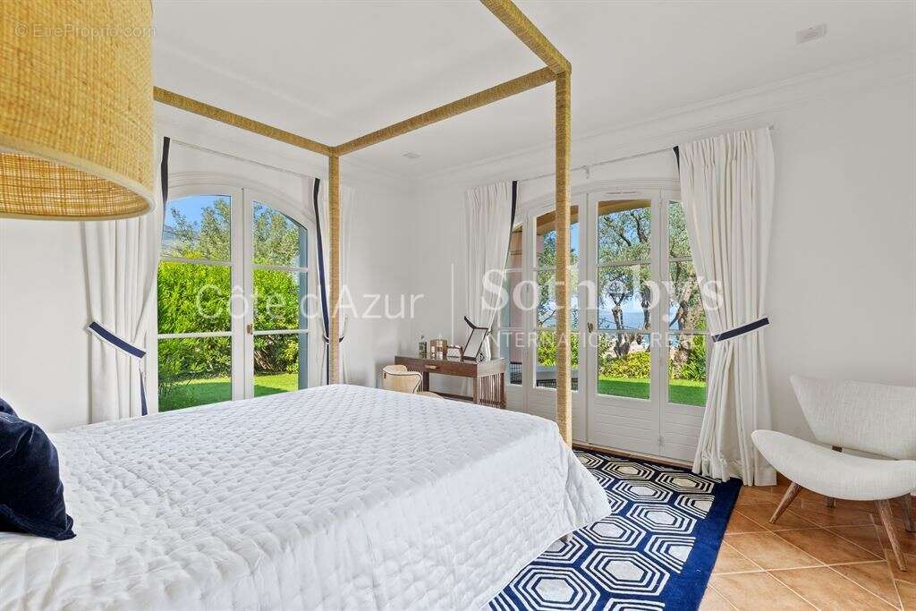 Charmante villa d'architecte avec vue panoramique sur la mer, piscine et jardin paysager à Menton - photo 11