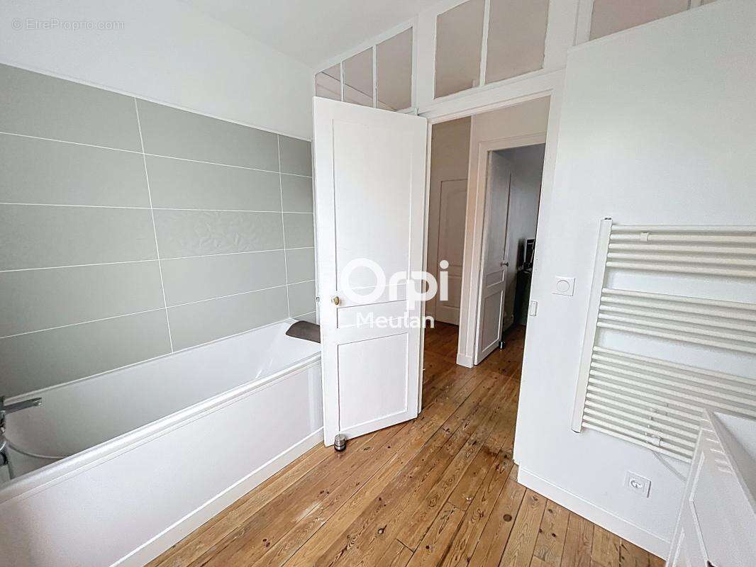 Maison à HARDRICOURT