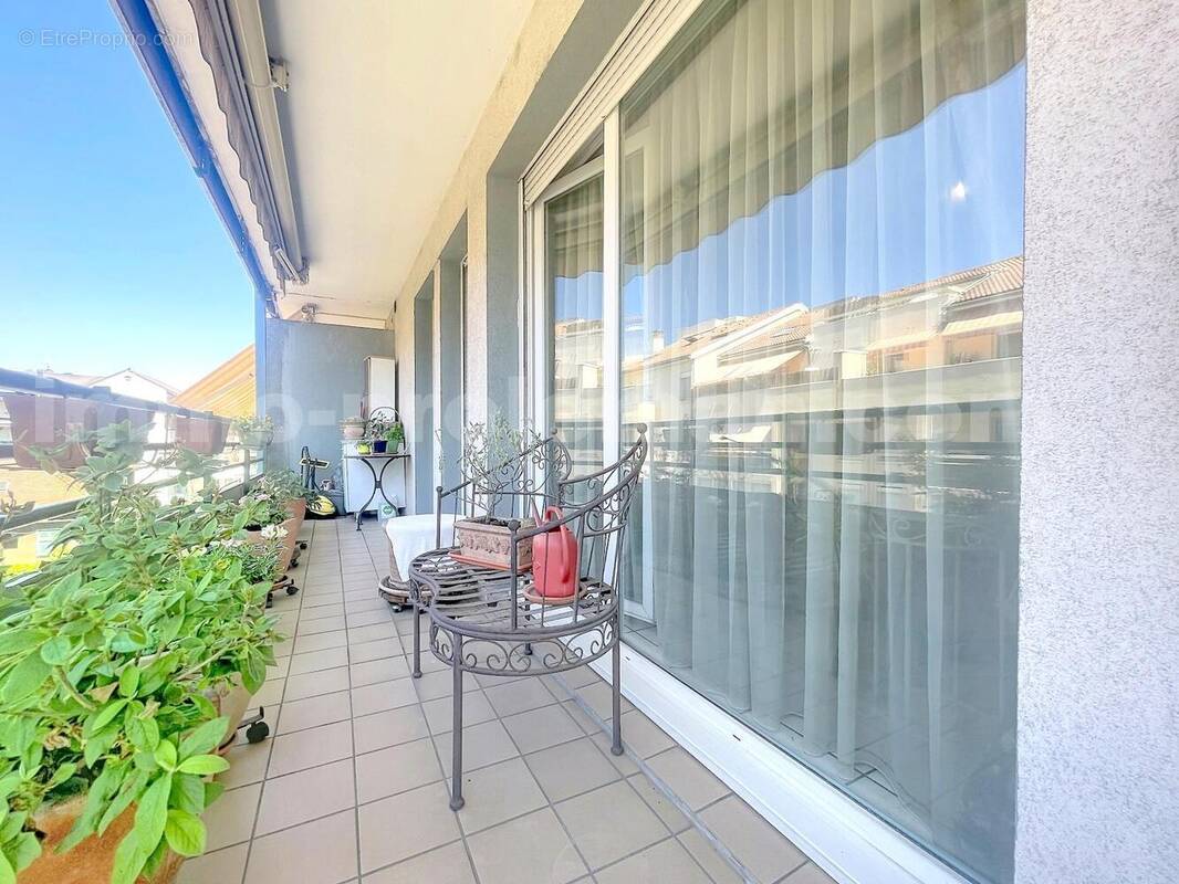 Appartement_T3_Gaillard_frontière_Suisse_direction_GENEVE_CALME_investissement_vente_TERRASSE_ - Appartement à GAILLARD