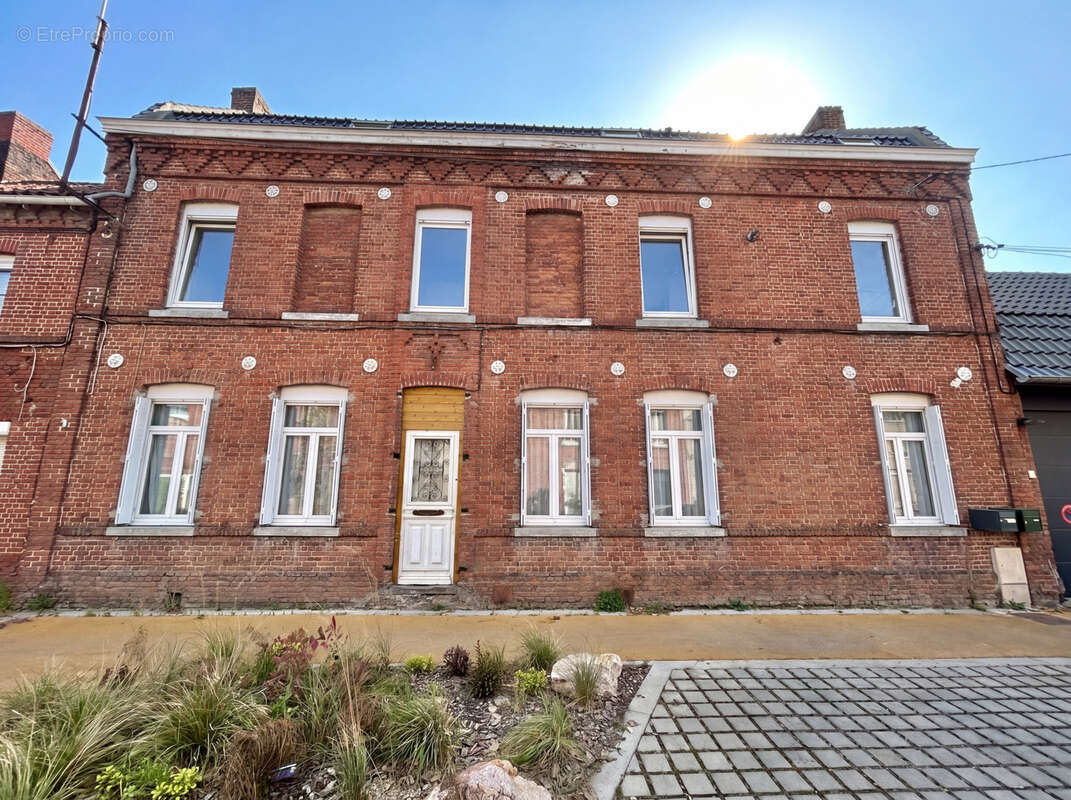 Maison à CAMPHIN-EN-CAREMBAULT