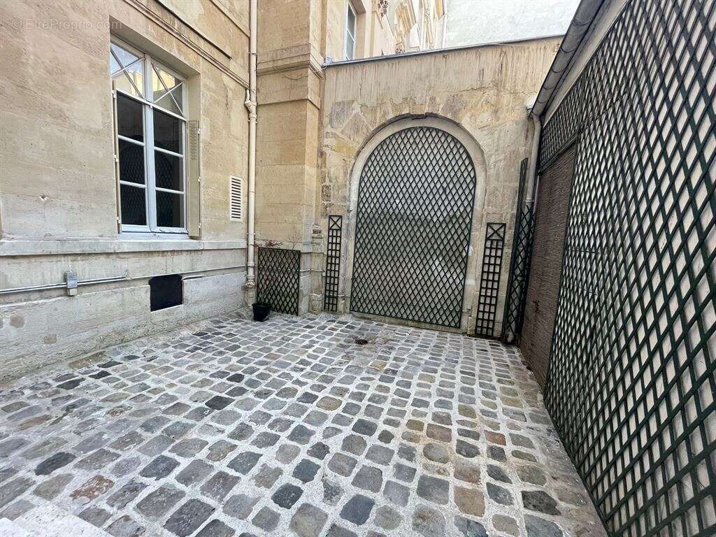 Appartement à PARIS-4E
