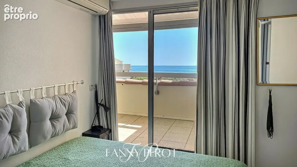Saint-Cyprien - T3 avec vue mer depuis toutes les pièces et deux terrasses - photo 10