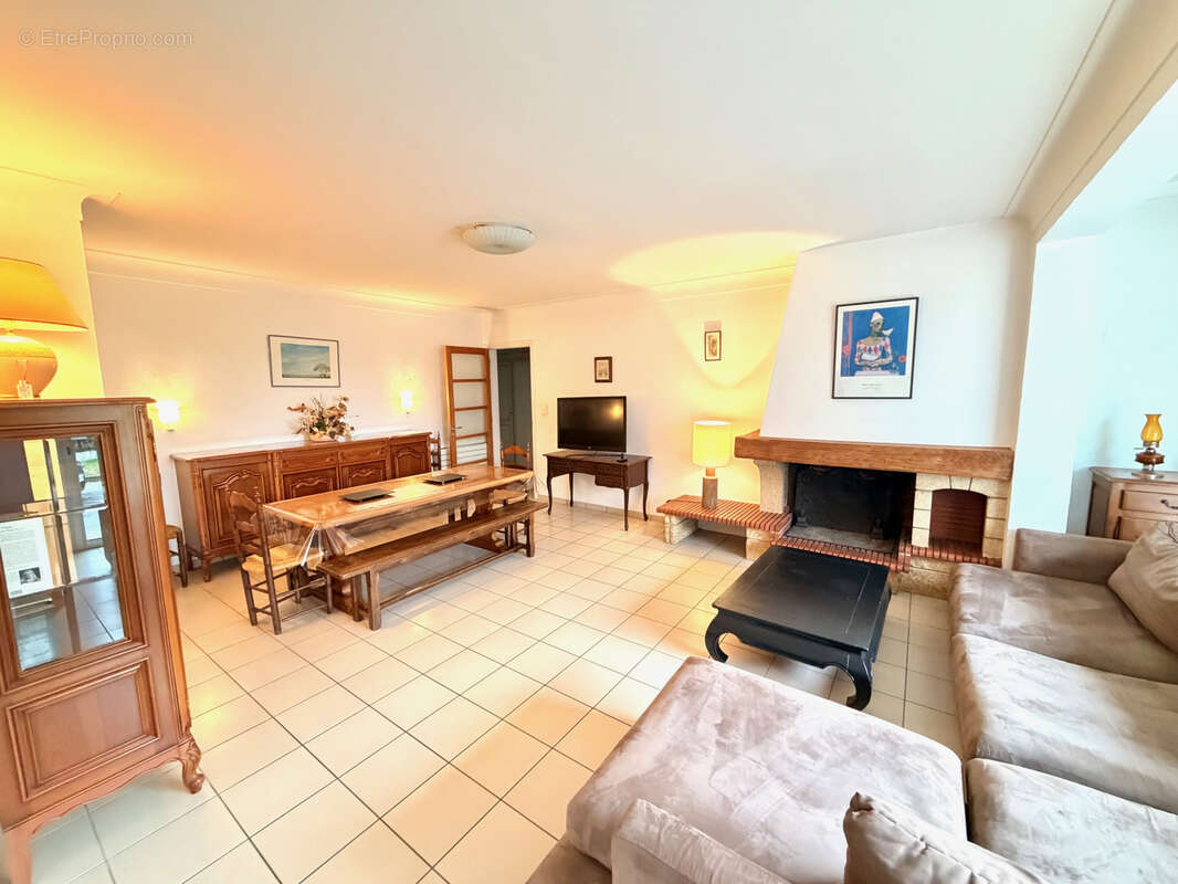 Maison mitoyenne, dans quartier calme et prisé - photo 4