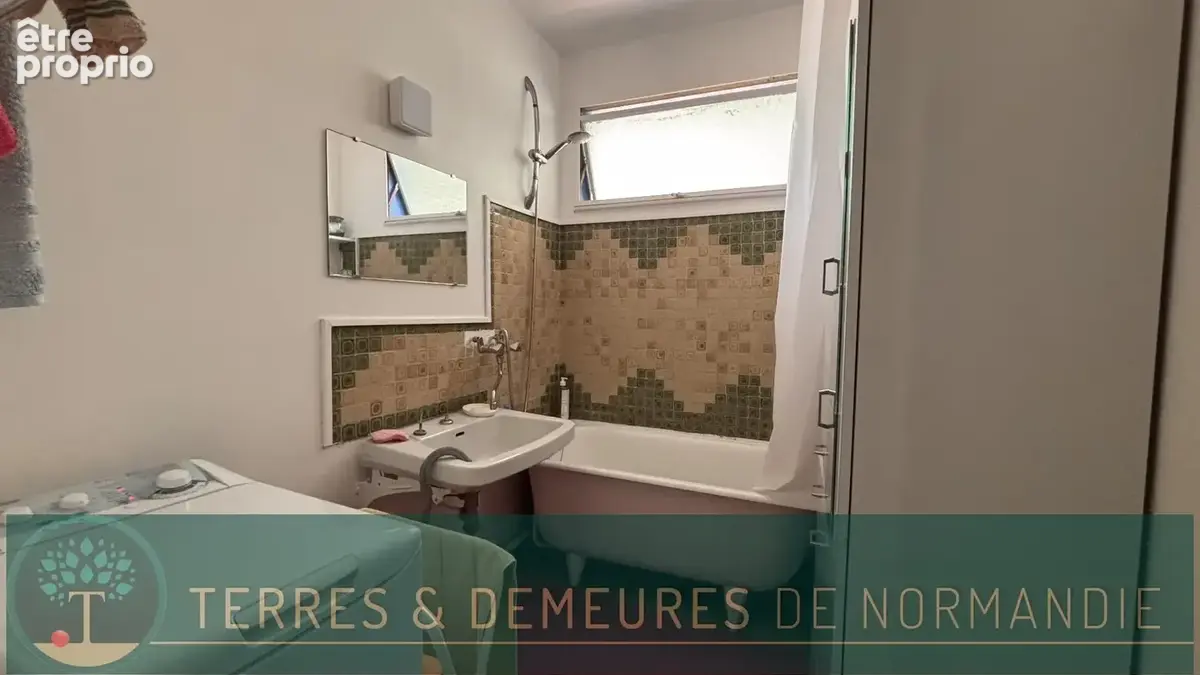 Maison d'environ 65m² avec deux chambres, implantée sur un terrain de 450 m², située sur la commune de Petit-Caux. - photo 9