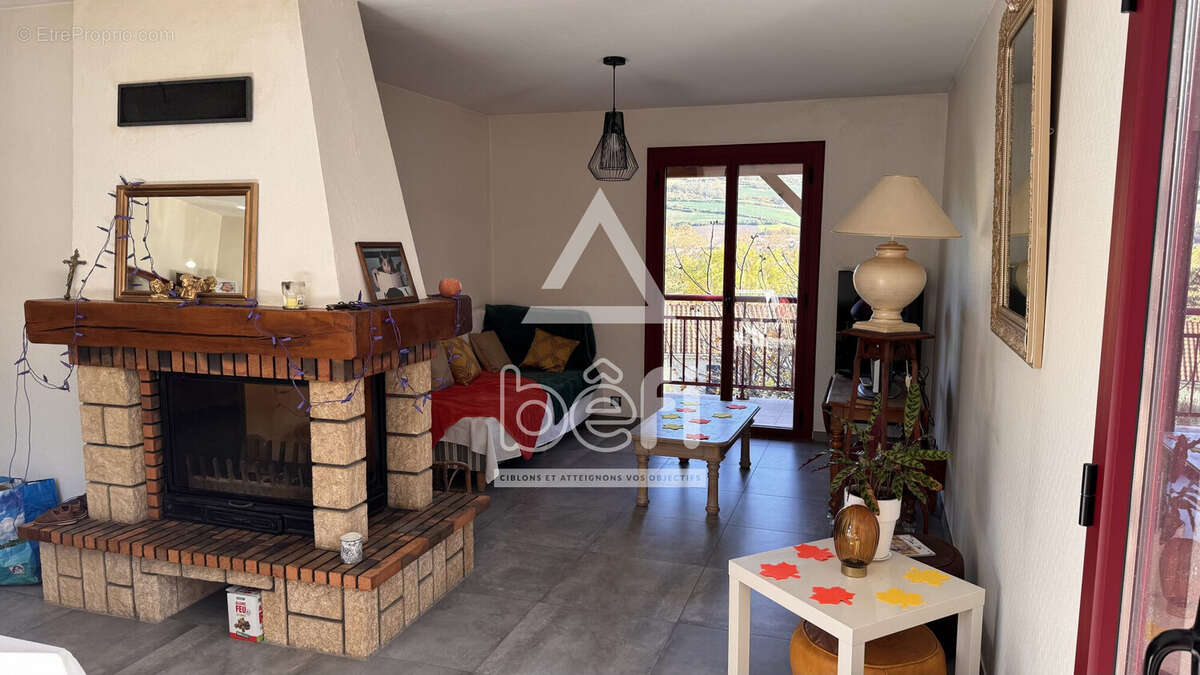 Maison à VEYRE-MONTON