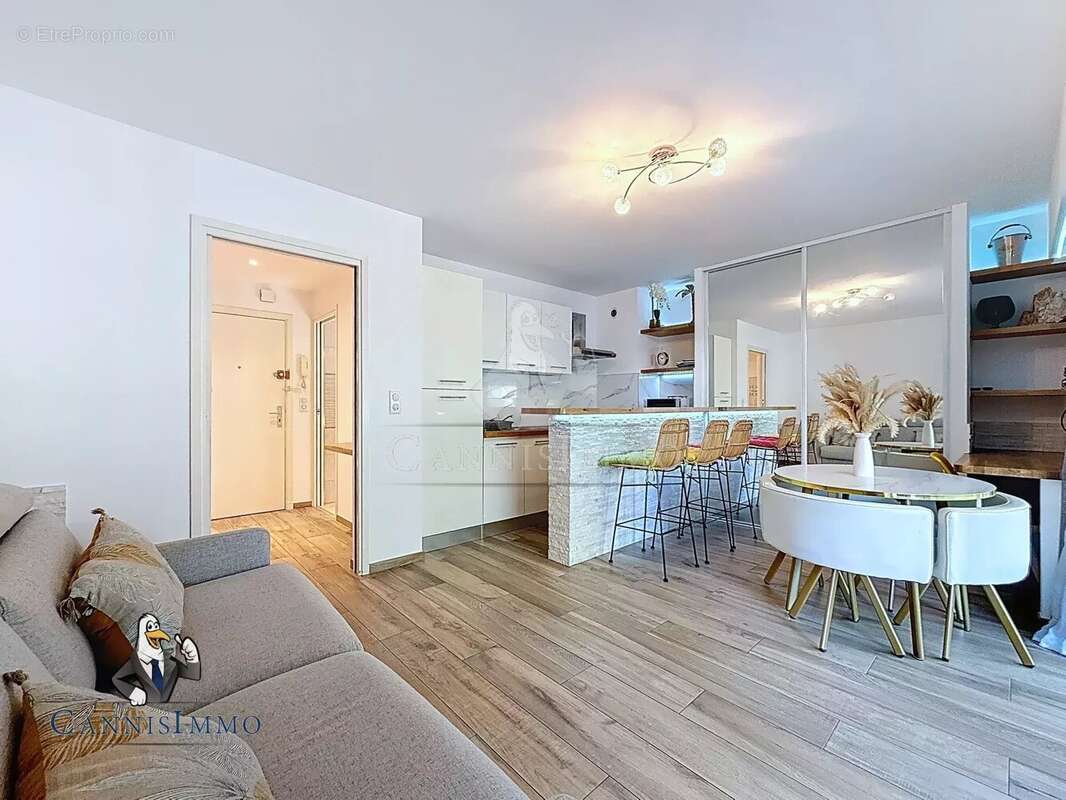 Appartement à LE CANNET