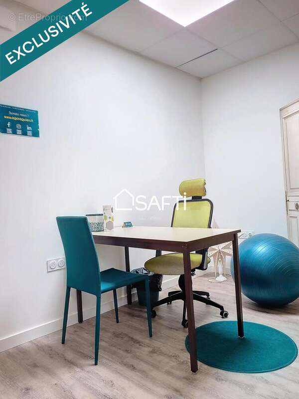 Photo 3 - Commerce à SAINT-LAURENT-DU-PONT