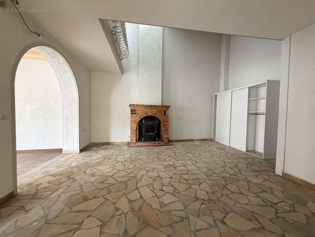 Maison 290 m² à Lauzun  - photo 6