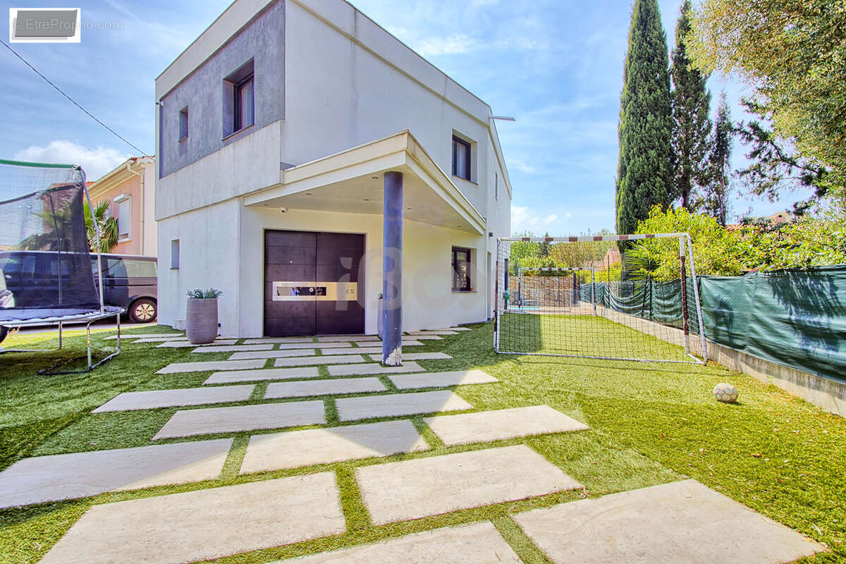 Maison à LA VALETTE-DU-VAR