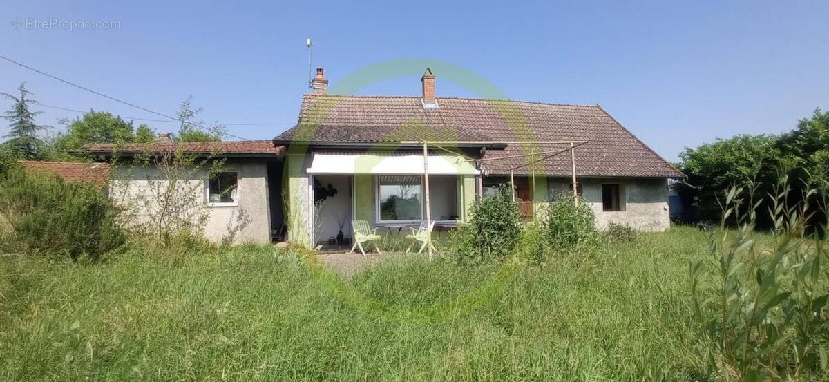 Maison à CHARETTE-VARENNES