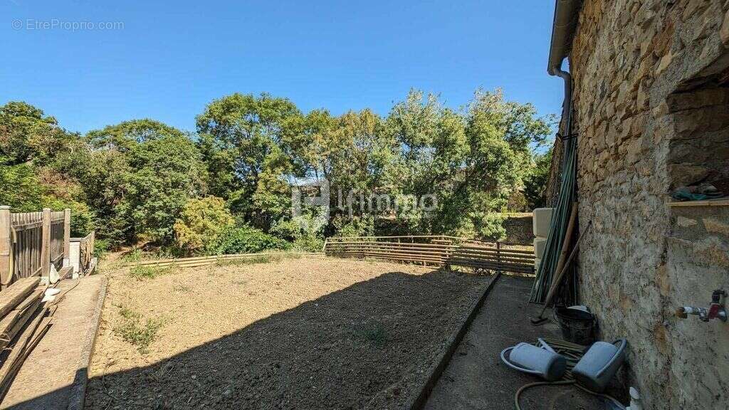 Maison à ANTUGNAC