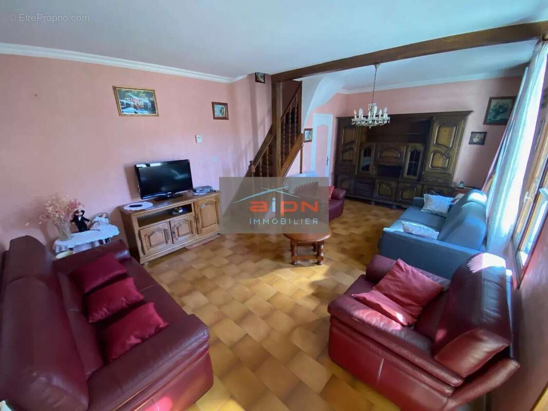 Maison à SAINT-ETIENNE-DU-ROUVRAY