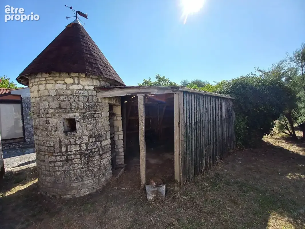 SAINT-PIERRE-D'OLÉRON - Ensemble immobilier au calme avec maison annexe et dépendances - photo 4