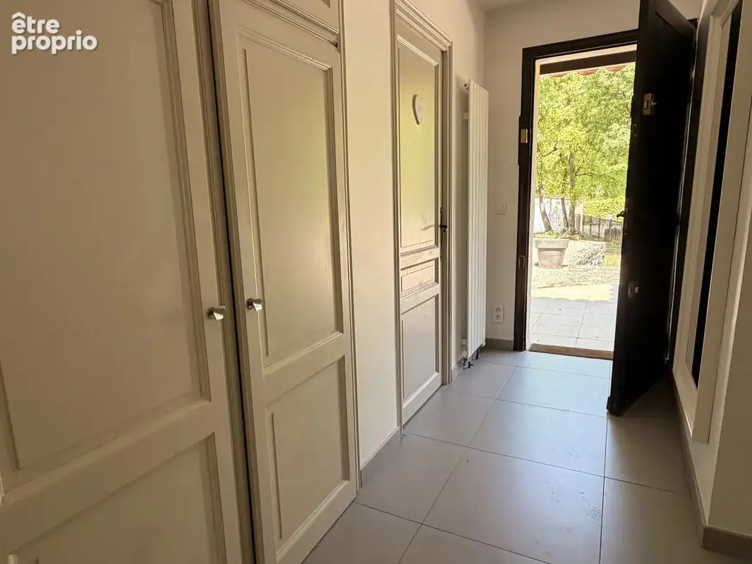 Très agréable villa avec piscine - photo 24