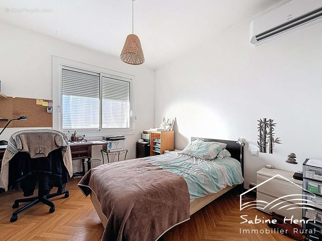 Maison à MIRANDOL-BOURGNOUNAC