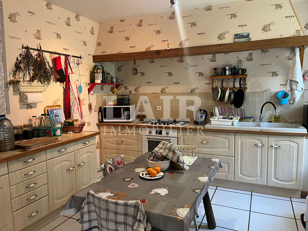 Maison à LE MELE-SUR-SARTHE