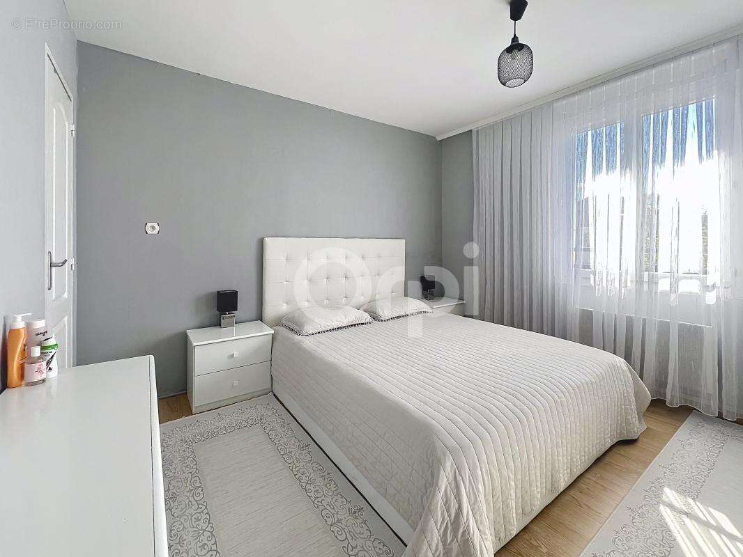 Maison à TERRASSON-LAVILLEDIEU