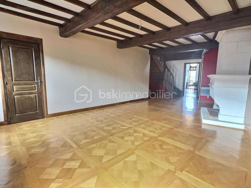 Appartement à DOM-LE-MESNIL